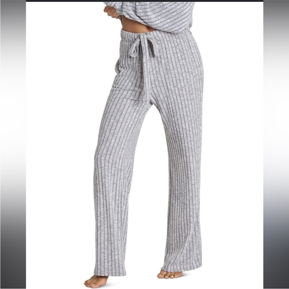 Billabong Want It All Rib-Knit Sweatpants
Gray size Medium